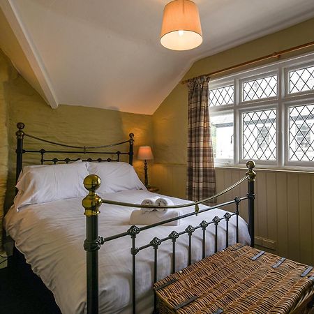 Bwthyn Llys Machynlleth Old Court House Villa ภายนอก รูปภาพ