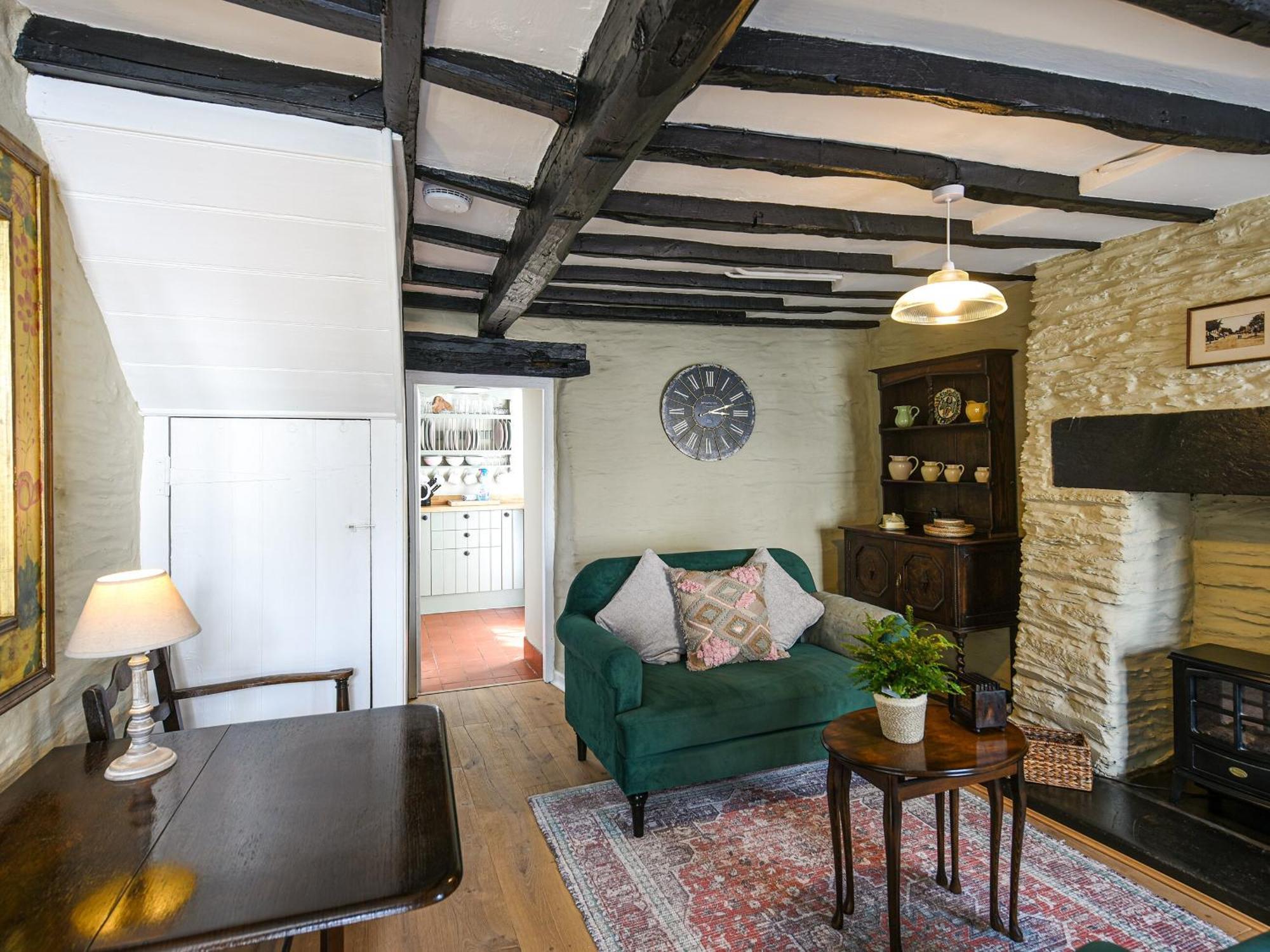 Bwthyn Llys Machynlleth Old Court House Villa ภายนอก รูปภาพ