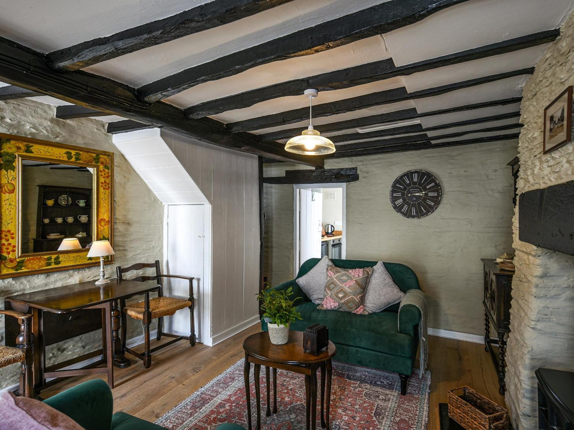 Bwthyn Llys Machynlleth Old Court House Villa ภายนอก รูปภาพ